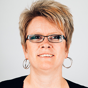 Morden Dentist, Pam Penner